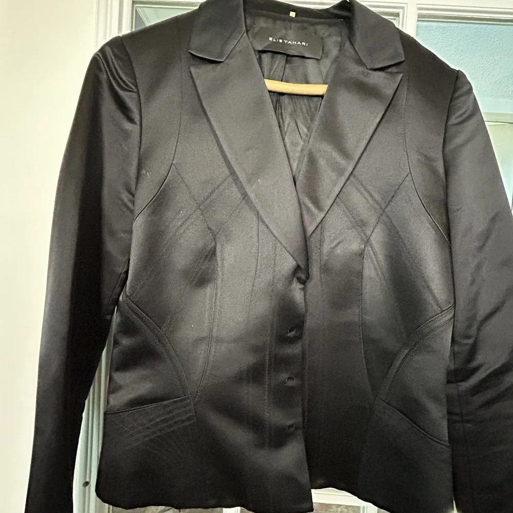 Elie Tahari‎ 100% Silk Black Satin Cropped Blazer Medium Contoured Seams